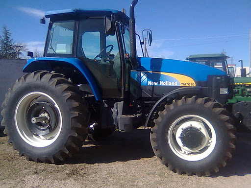 New Holland TM 7010